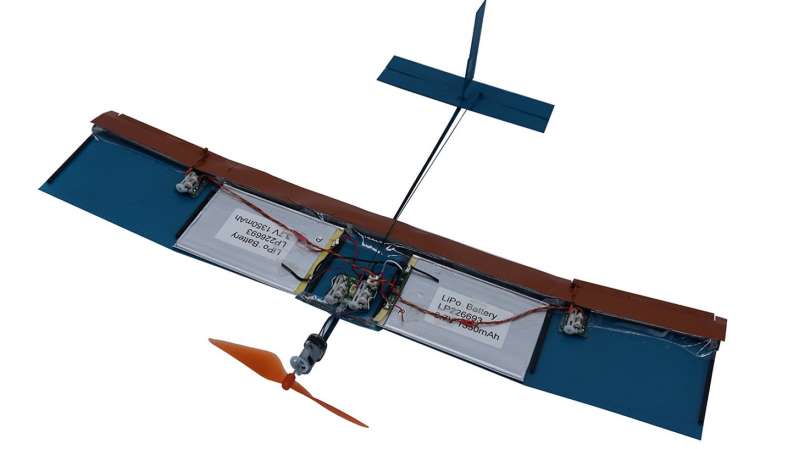 鳥類啟發的機翼可以幫助小型無人機提高飛行效率